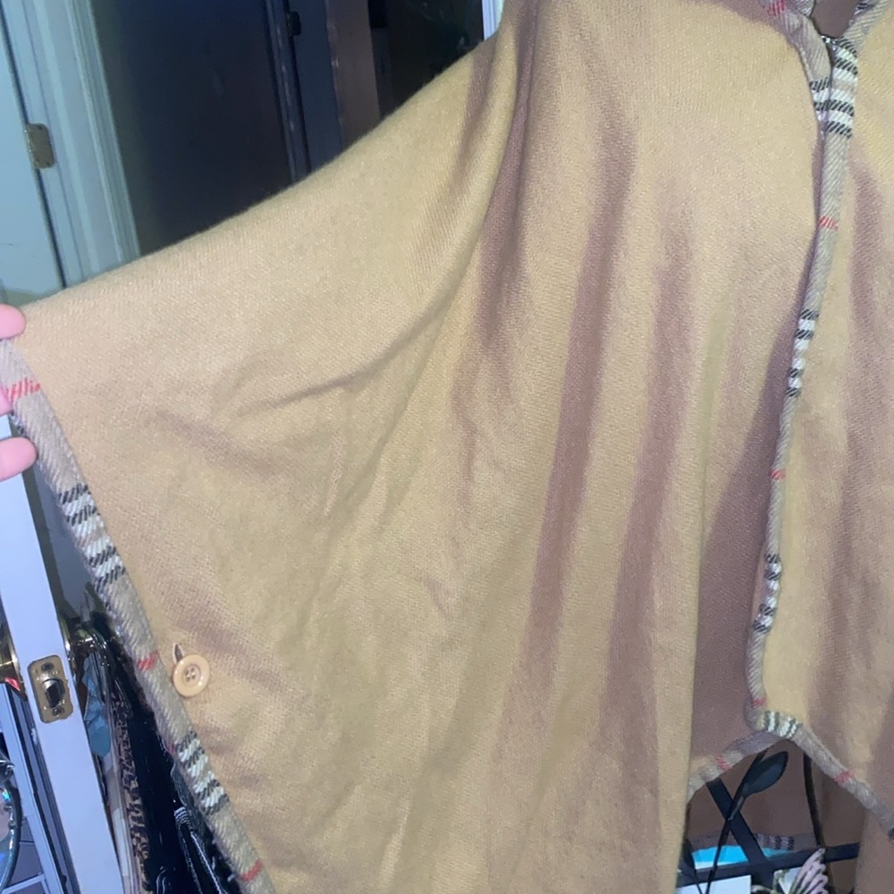 Cape/ Wrap - Picture 3 of 5